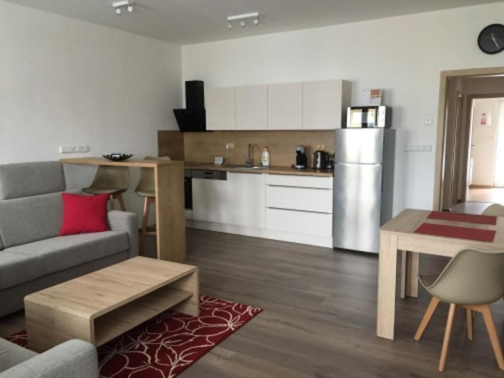 Papeto Apartment Frymburk Luaran gambar